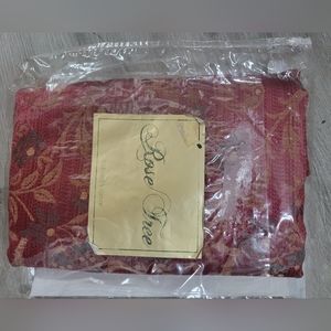 Brand new Rose Tree tailored valance home decor